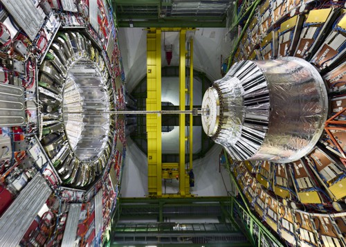 Detektor CMS v CERN, ve kterém byla změřena rychlost zvuku v kvarkovém-gluonovém plazmatu